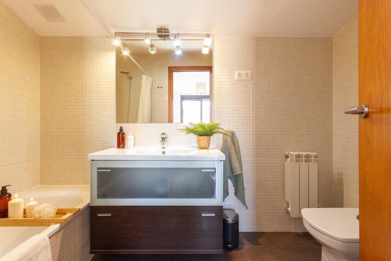 Ferienwohnung Elegante Duplex En Terrassa, Barcelona Exterior foto